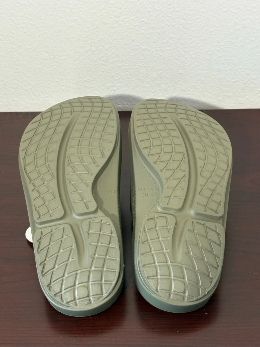 OOFOS OOahh Sport Slide Recovery Sandals - Brand New M8/W10 Tactical Green